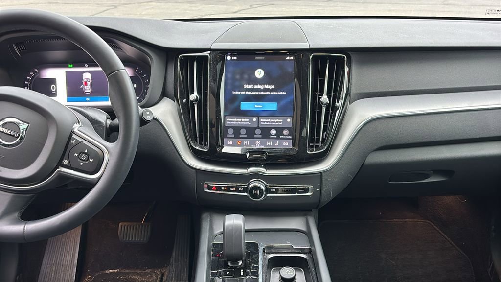 Certified 2023 Volvo XC60 B5 Core w/ Climate Package AWD/4WD image 6