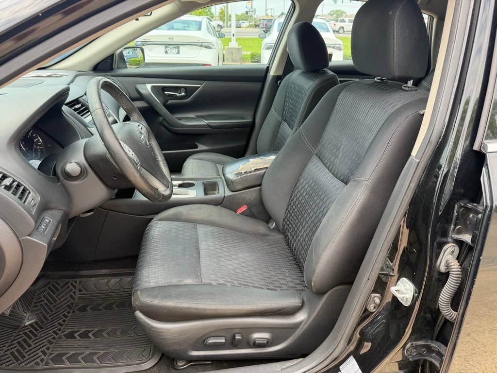 Used 2016 Nissan Altima 2.5 SV FWD image 11