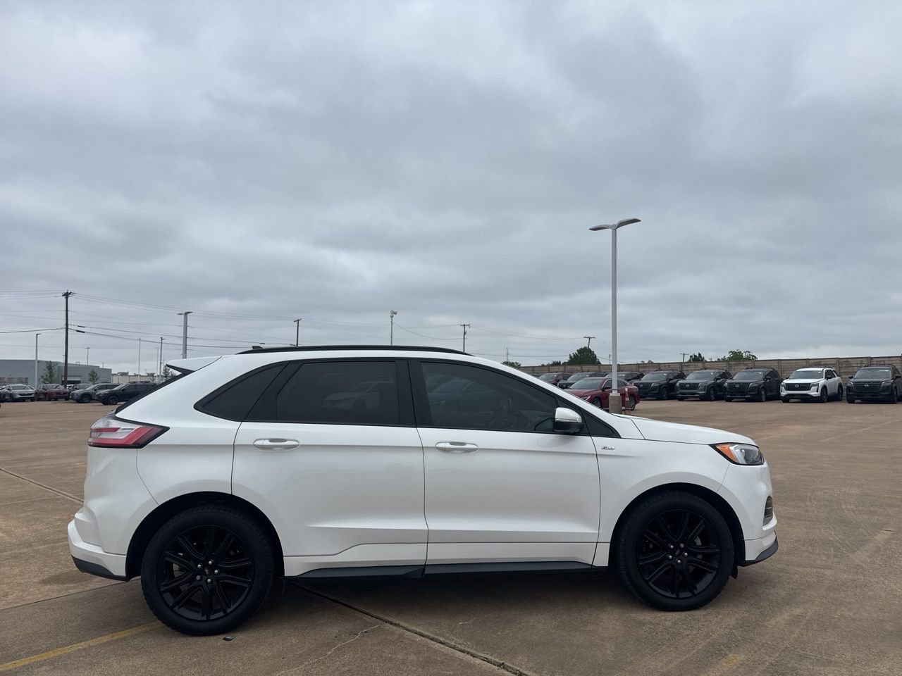 Used 2020 Ford Edge ST-Line FWD image 24