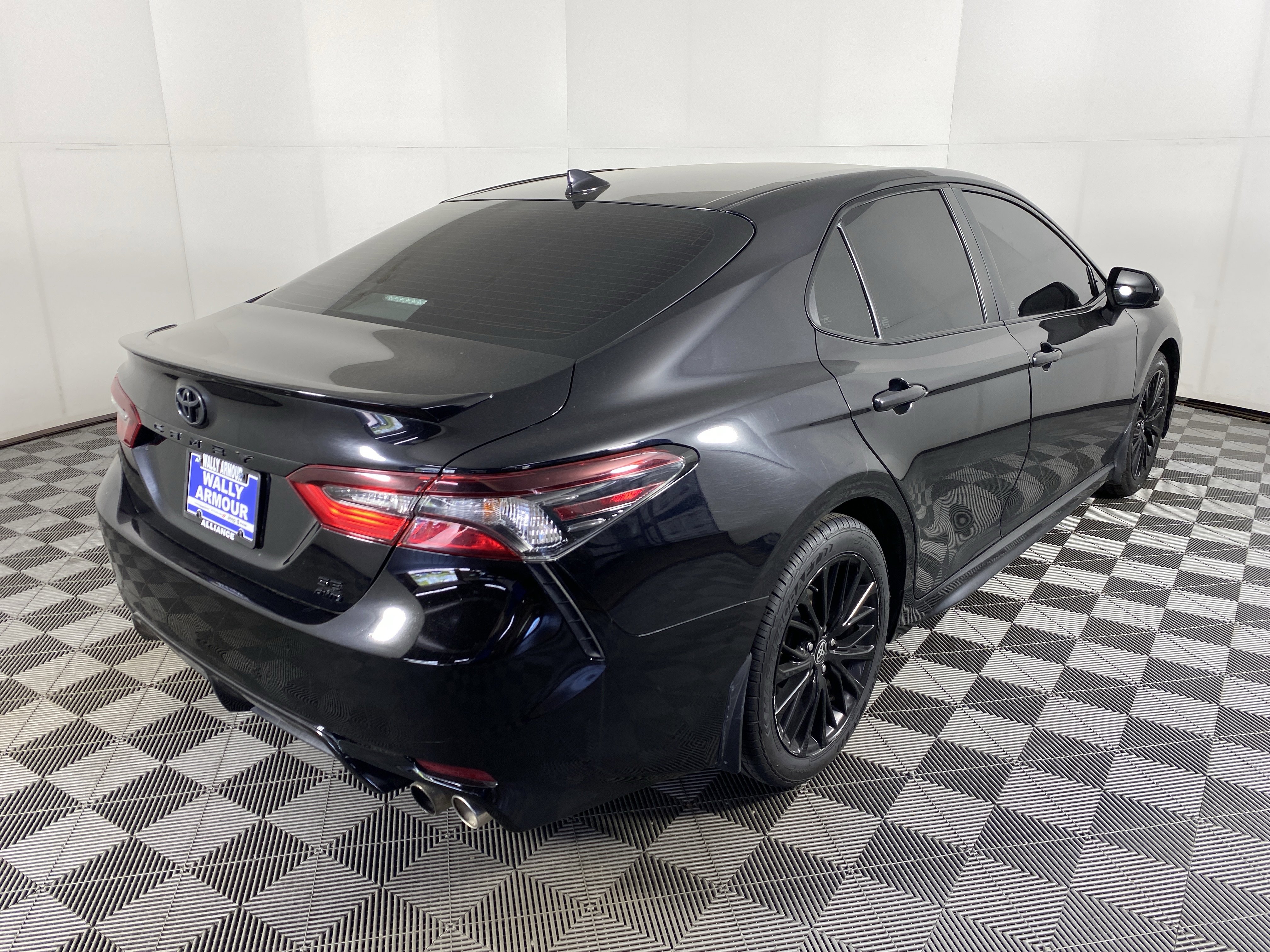 Used 2021 Toyota Camry SE AWD/4WD image 5