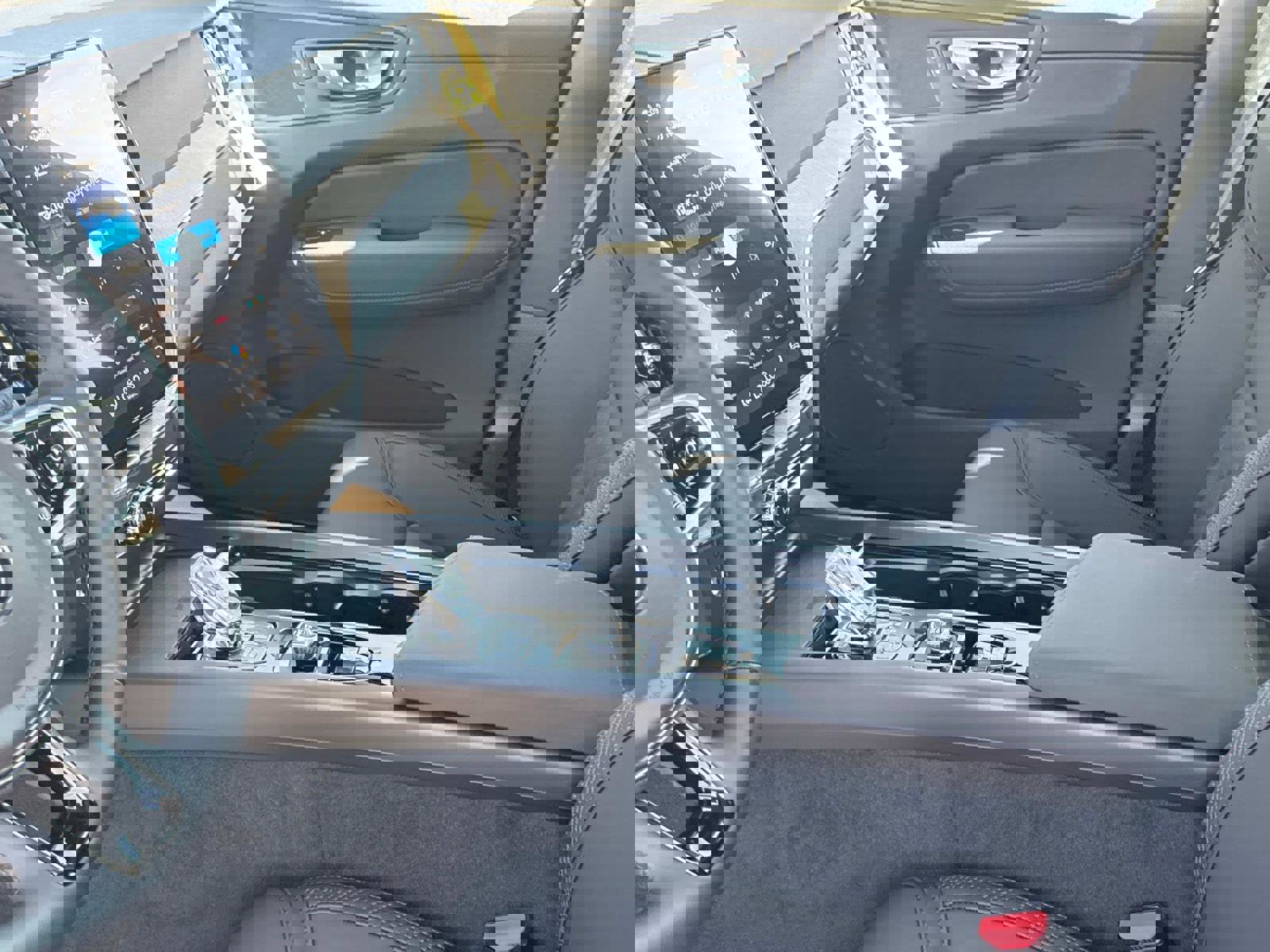 New 2026 Volvo XC60 B5 Plus w/ Climate Package image 19