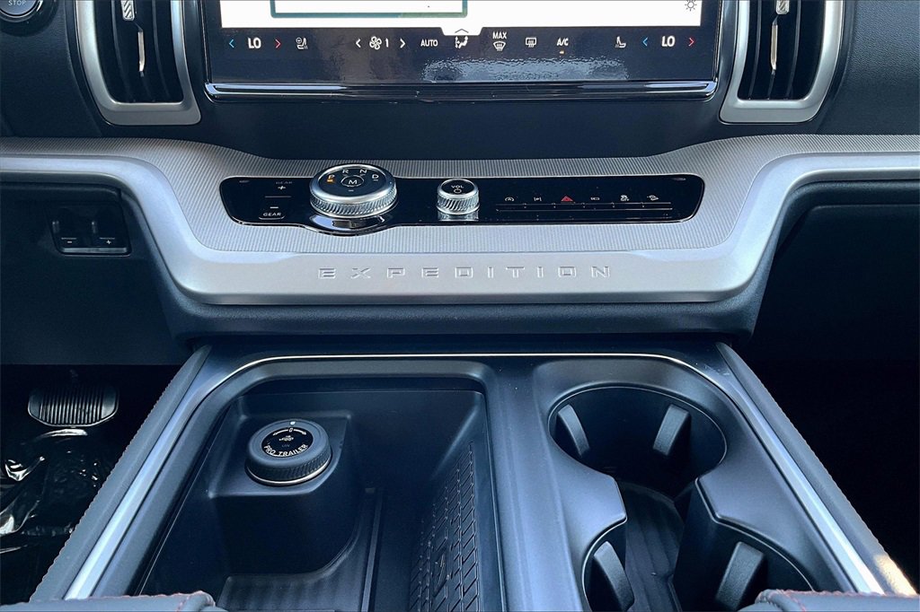 New 2025 Ford Expedition Max Active image 13