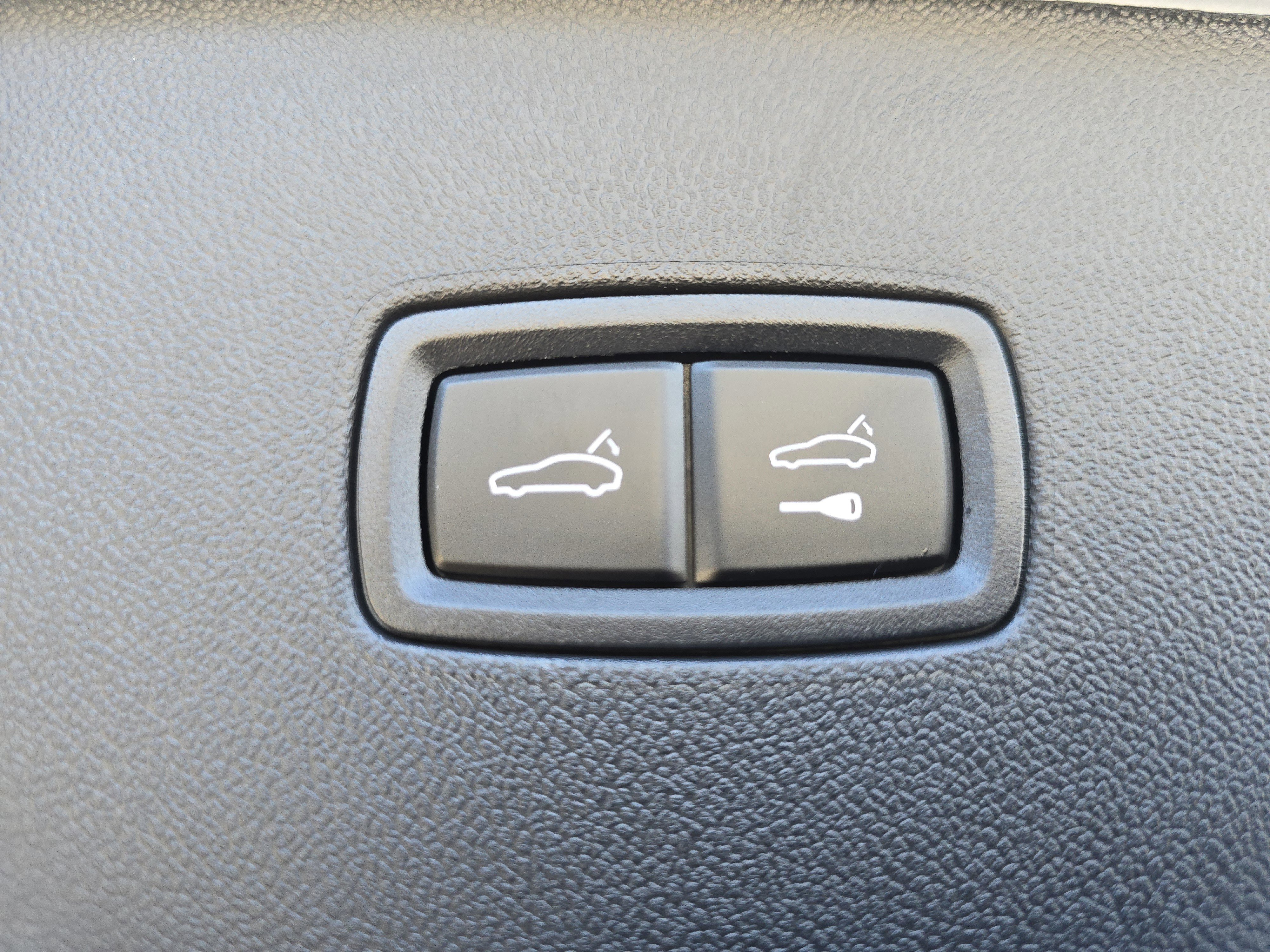 New 2026 Porsche Cayenne GTS image 16