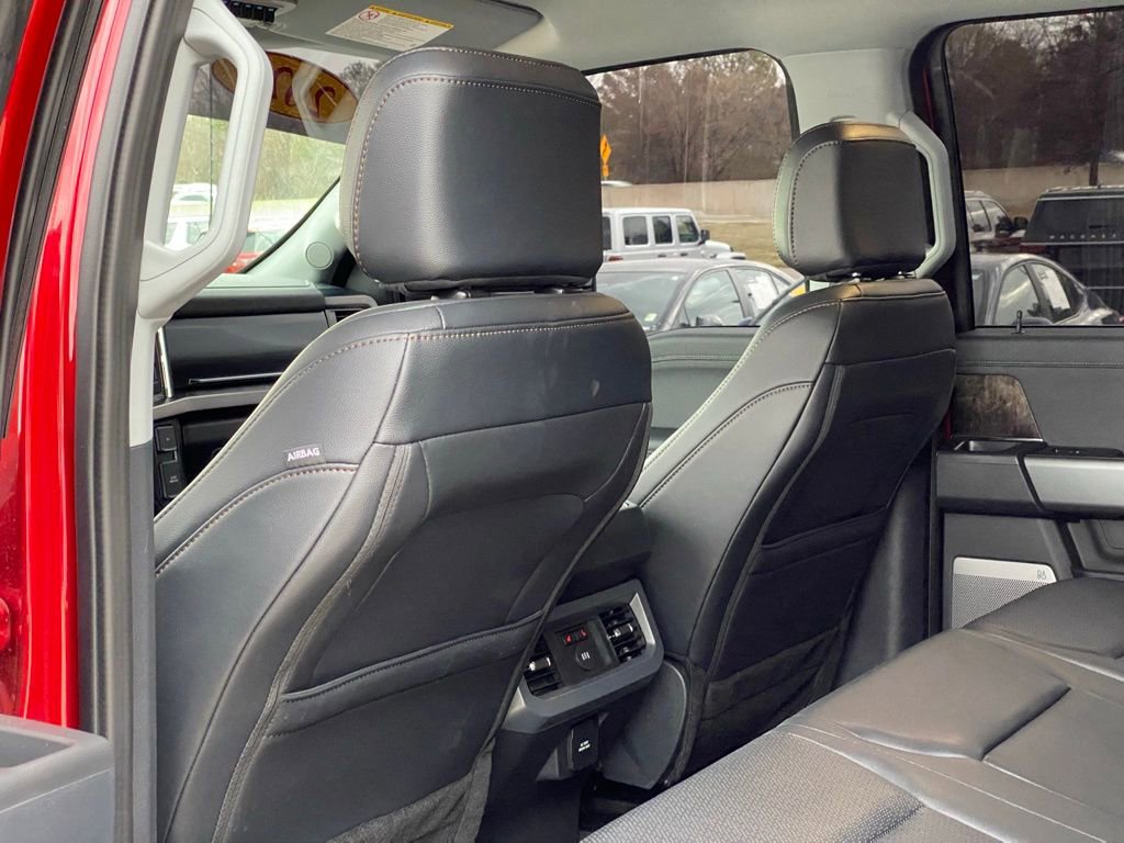 Used 2025 Ford F250 Lariat w/ Chrome Package image 25