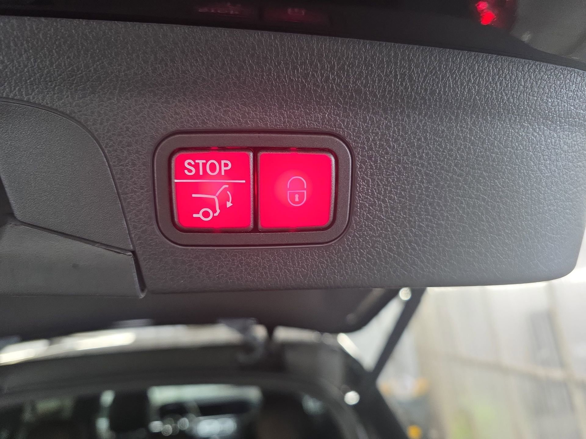 Used 2024 Mercedes-Benz GLE 450e 4MATIC image 13