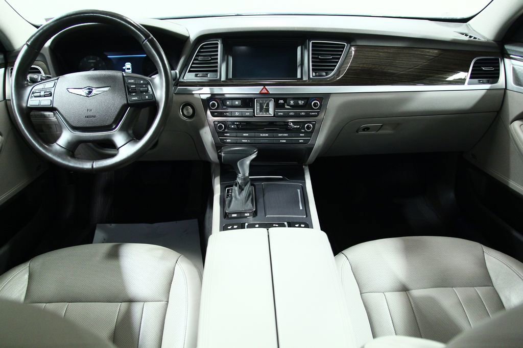 Used 2018 Genesis G80 3.8 w/ Option Group 02 image 5