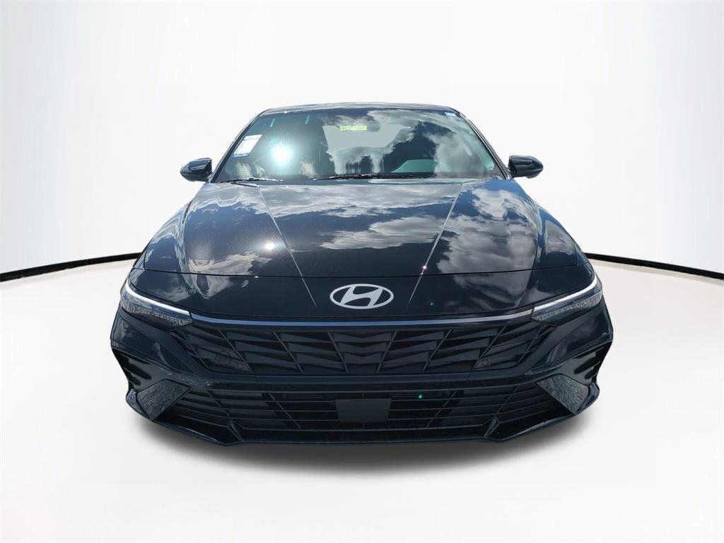 New 2026 Hyundai Elantra Limited image 3