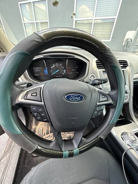 Used 2017 Ford Fusion SE w/ Fusion SE Technology Package FWD image 12