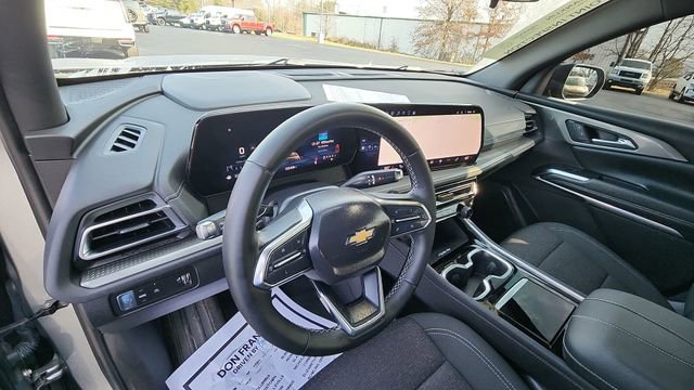 Used 2024 Chevrolet Traverse LT image 10