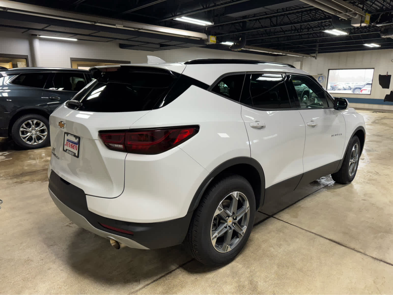 Certified 2025 Chevrolet Blazer LT w/ Convenience Package image 4