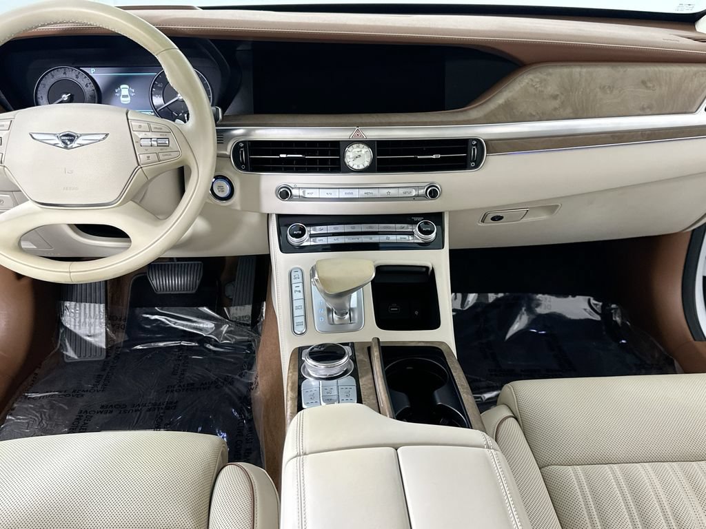 Used 2021 Genesis G90 3.3T Premium RWD image 18