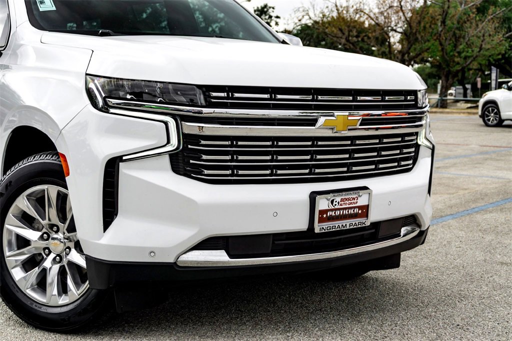 Used 2023 Chevrolet Suburban Premier image 3