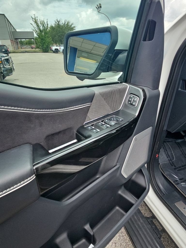 Used 2023 Ford F150 Lightning Platinum AWD/4WD image 11