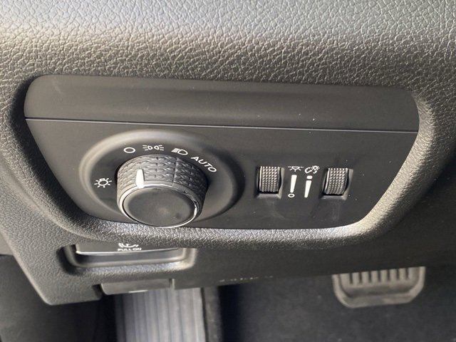 New 2025 Jeep Grand Cherokee Altitude image 46