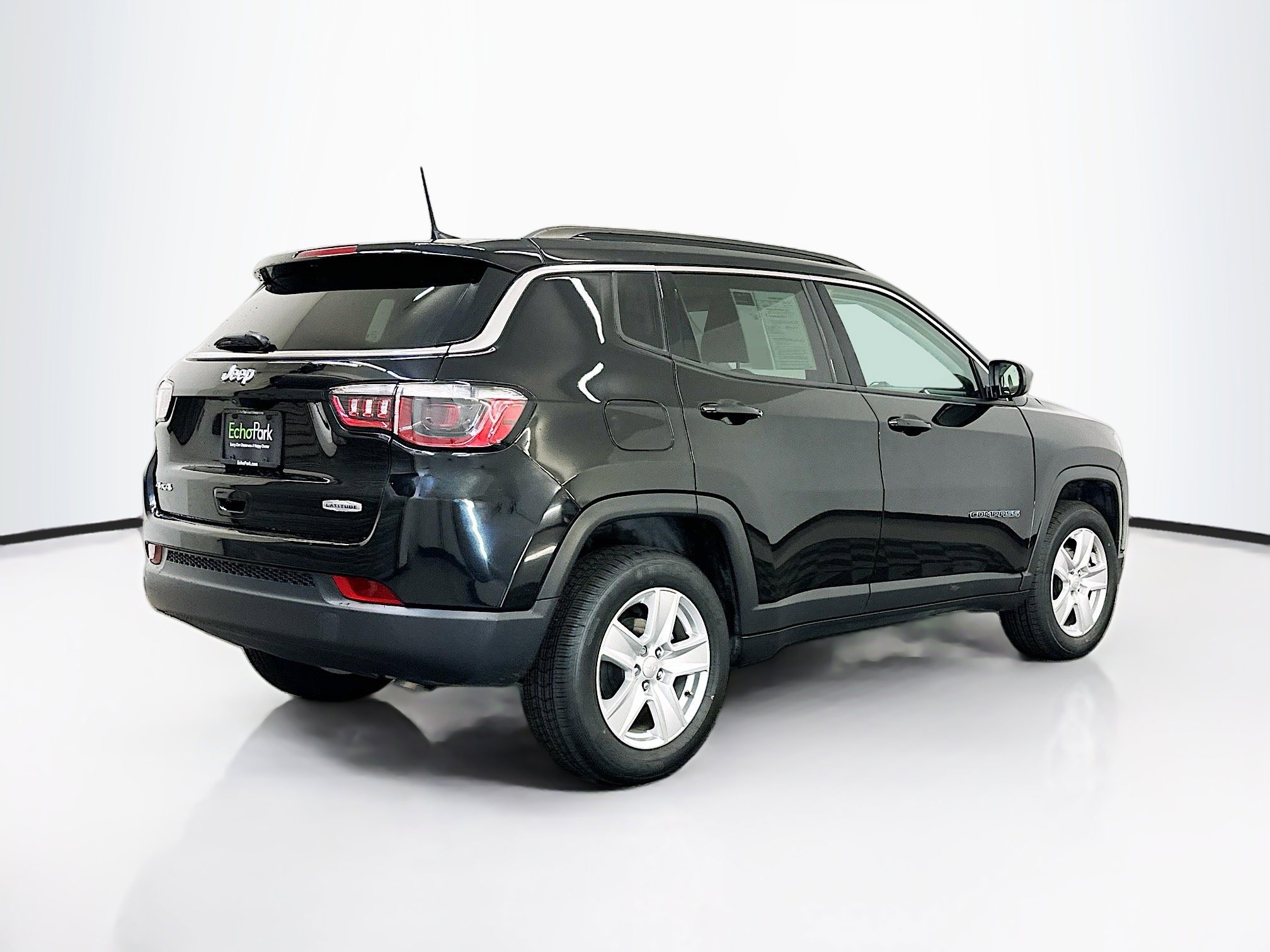 Used 2022 Jeep Compass Latitude w/ Convenience Group AWD/4WD image 9