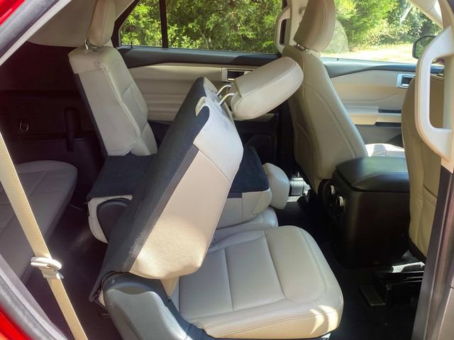 Used 2021 Ford Explorer XLT w/ Equipment Group 202A RWD image 33
