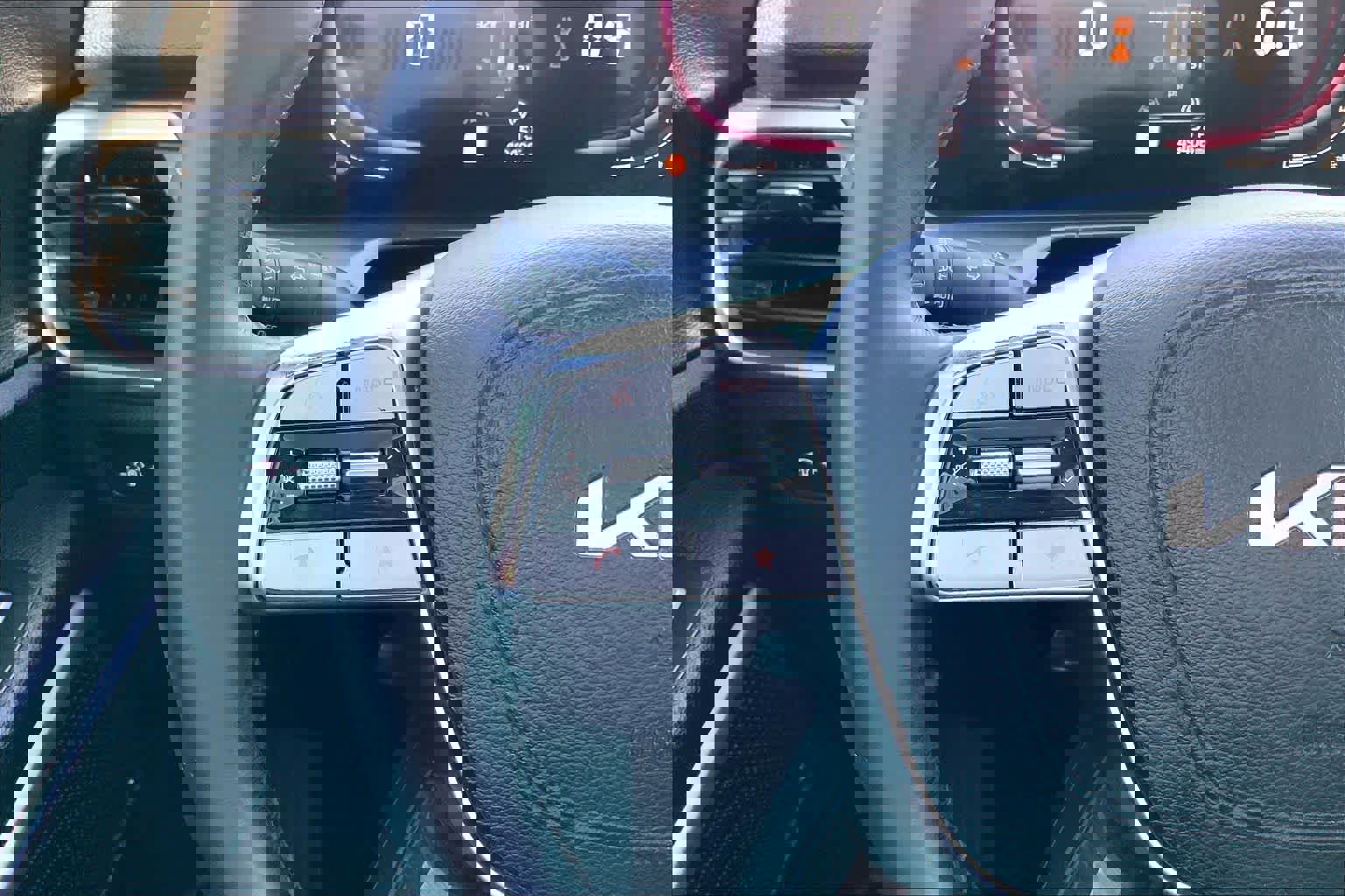 Used 2023 Kia Telluride LX image 45