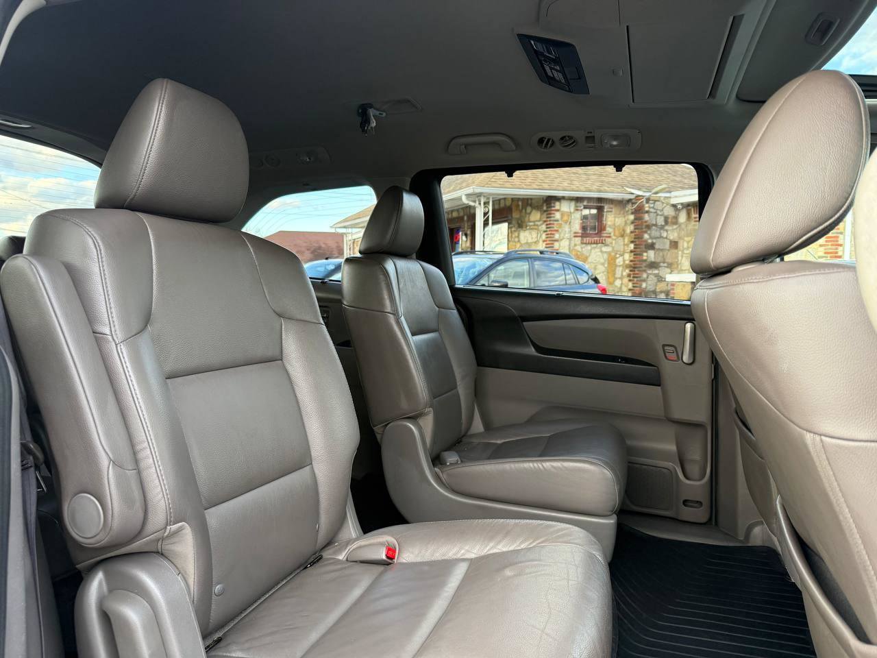 Used 2012 Honda Odyssey Touring image 29
