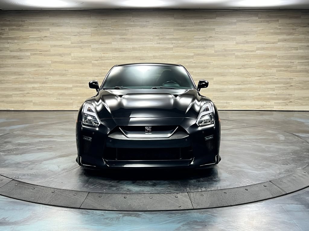 Used 2019 Nissan GT-R Premium w/ Premium Interior Package AWD/4WD image 4