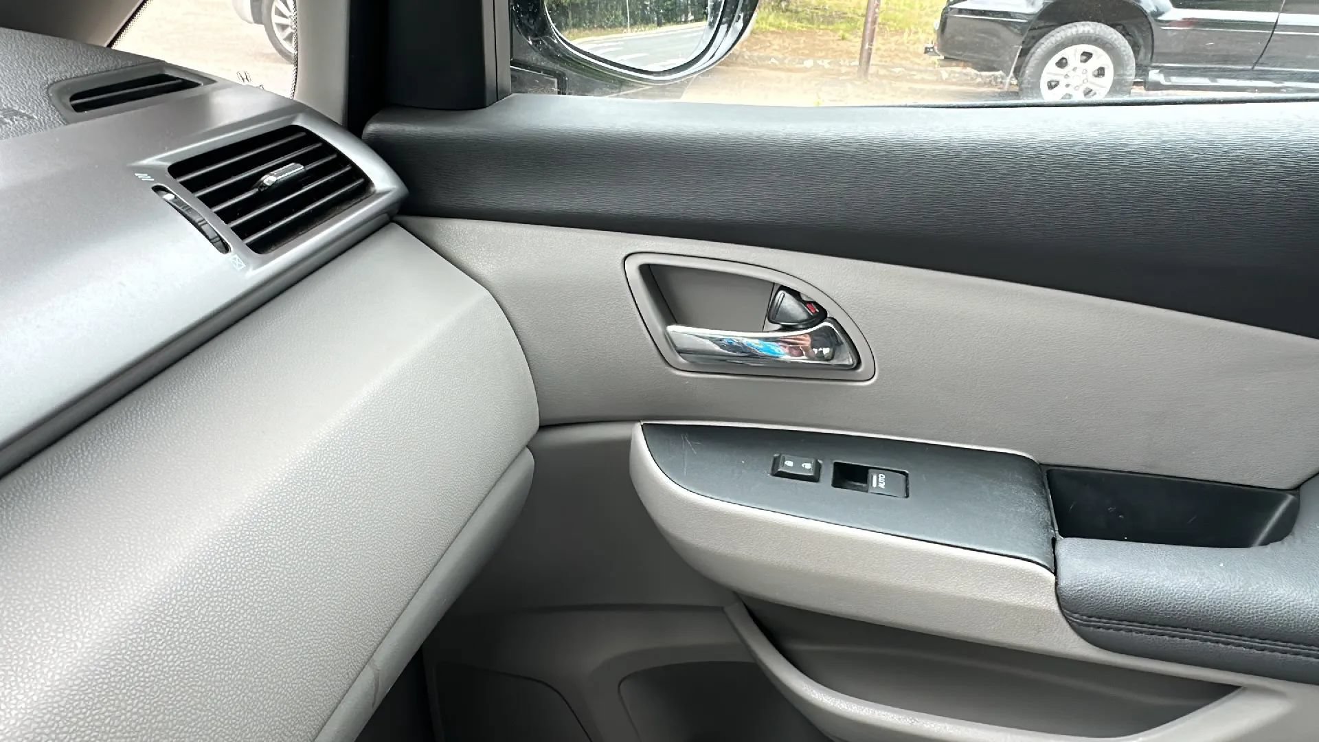 Used 2015 Honda Odyssey Touring image 47