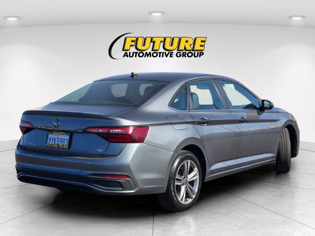 Used 2024 Volkswagen Jetta SE FWD image 4