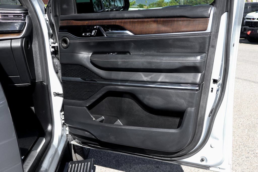 Used 2022 Jeep Grand Wagoneer Series II w/ Convenience Group III AWD/4WD image 58