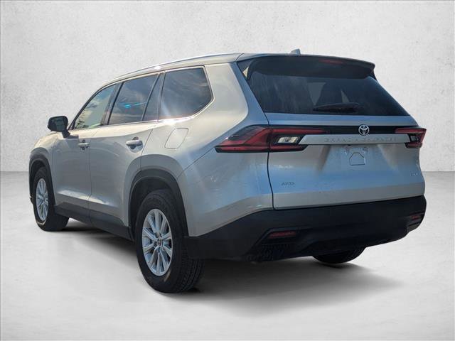 Used 2025 Toyota Grand Highlander XLE image 3