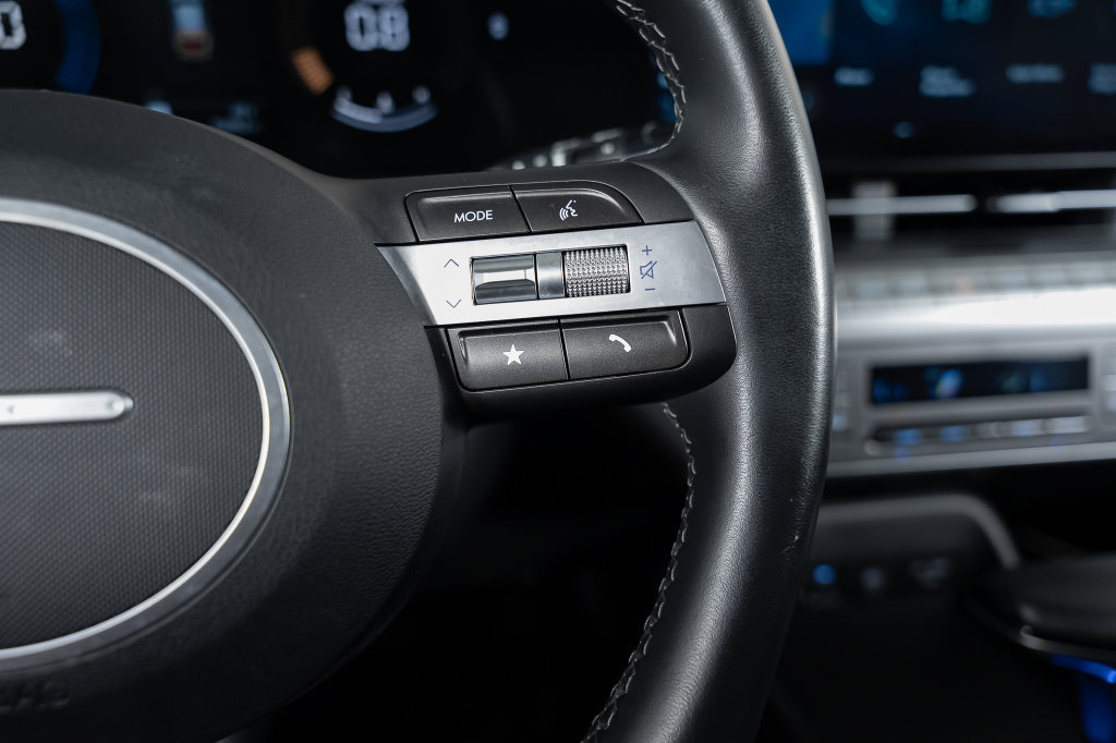 Certified 2025 Hyundai Kona SEL FWD image 30