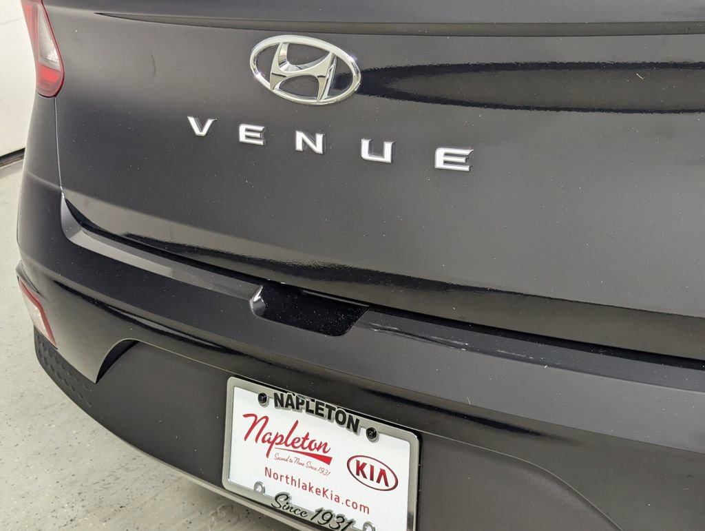 Used 2024 Hyundai Venue SEL image 8