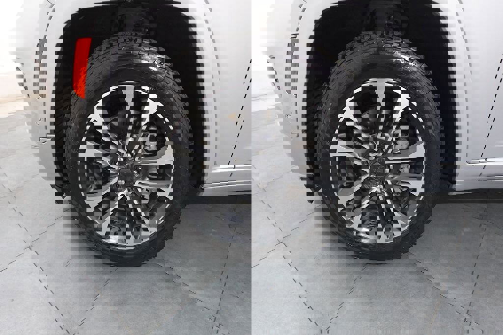 Used 2021 Jeep Grand Cherokee L Overland w/ Luxury Tech Group IV image 29