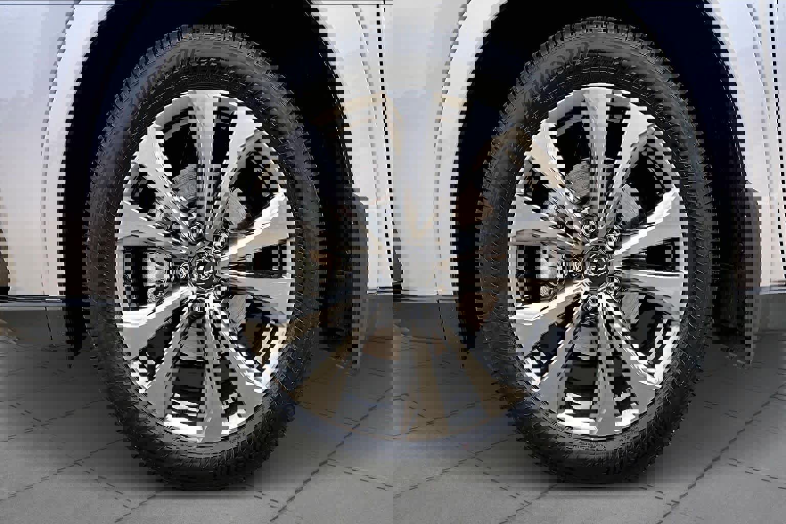 Used 2025 Lexus UX 300h FWD image 11