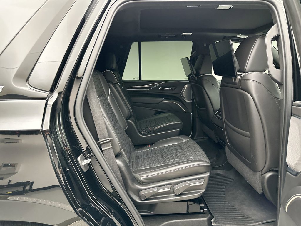Used 2021 Cadillac Escalade Sport Platinum w/ Heavy-Duty Trailer Package AWD/4WD image 19