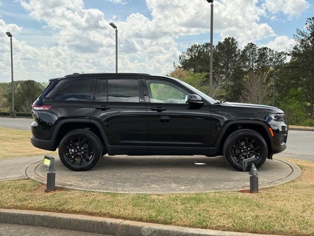 Certified 2024 Jeep Grand Cherokee Altitude AWD/4WD image 8