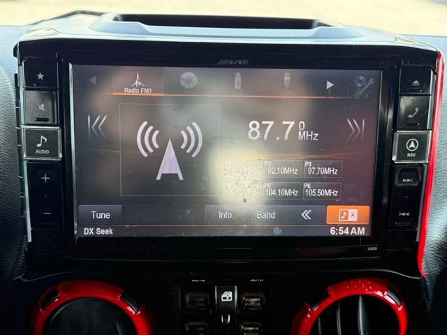 Used 2016 Jeep Wrangler Unlimited Rubicon image 19