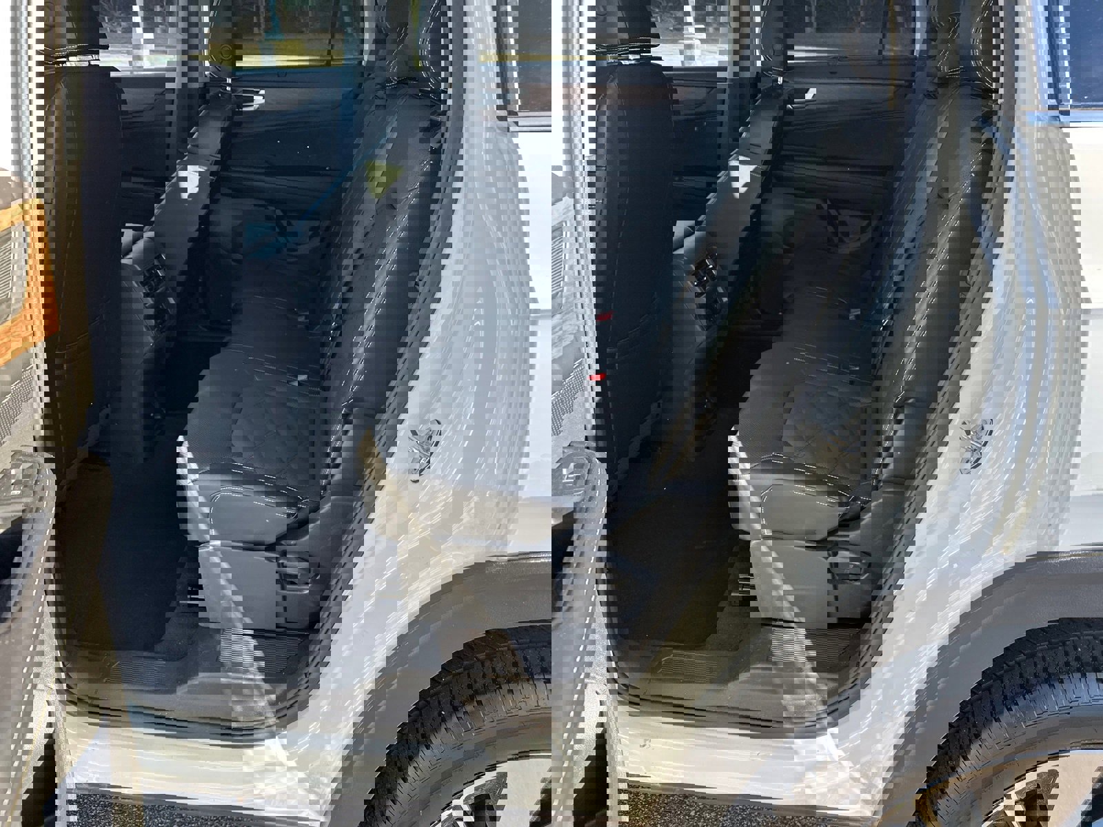 Used 2024 Volkswagen Atlas SE image 21