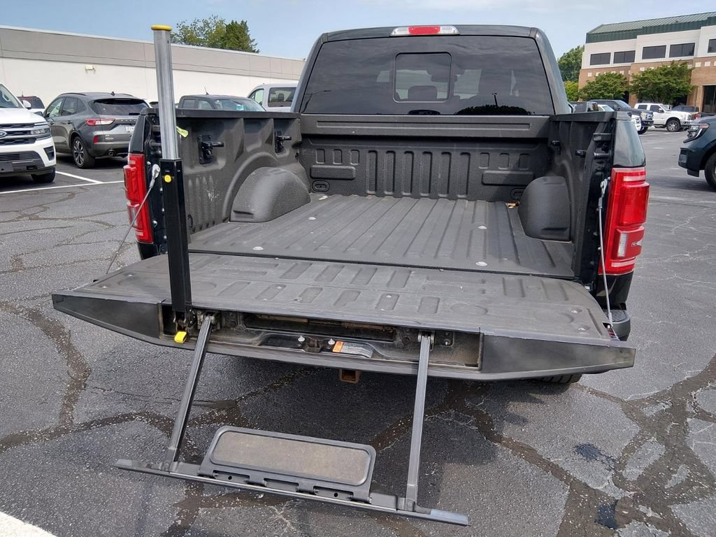 Used 2017 Ford F150 Platinum w/ Equipment Group 701A Luxury AWD/4WD image 16