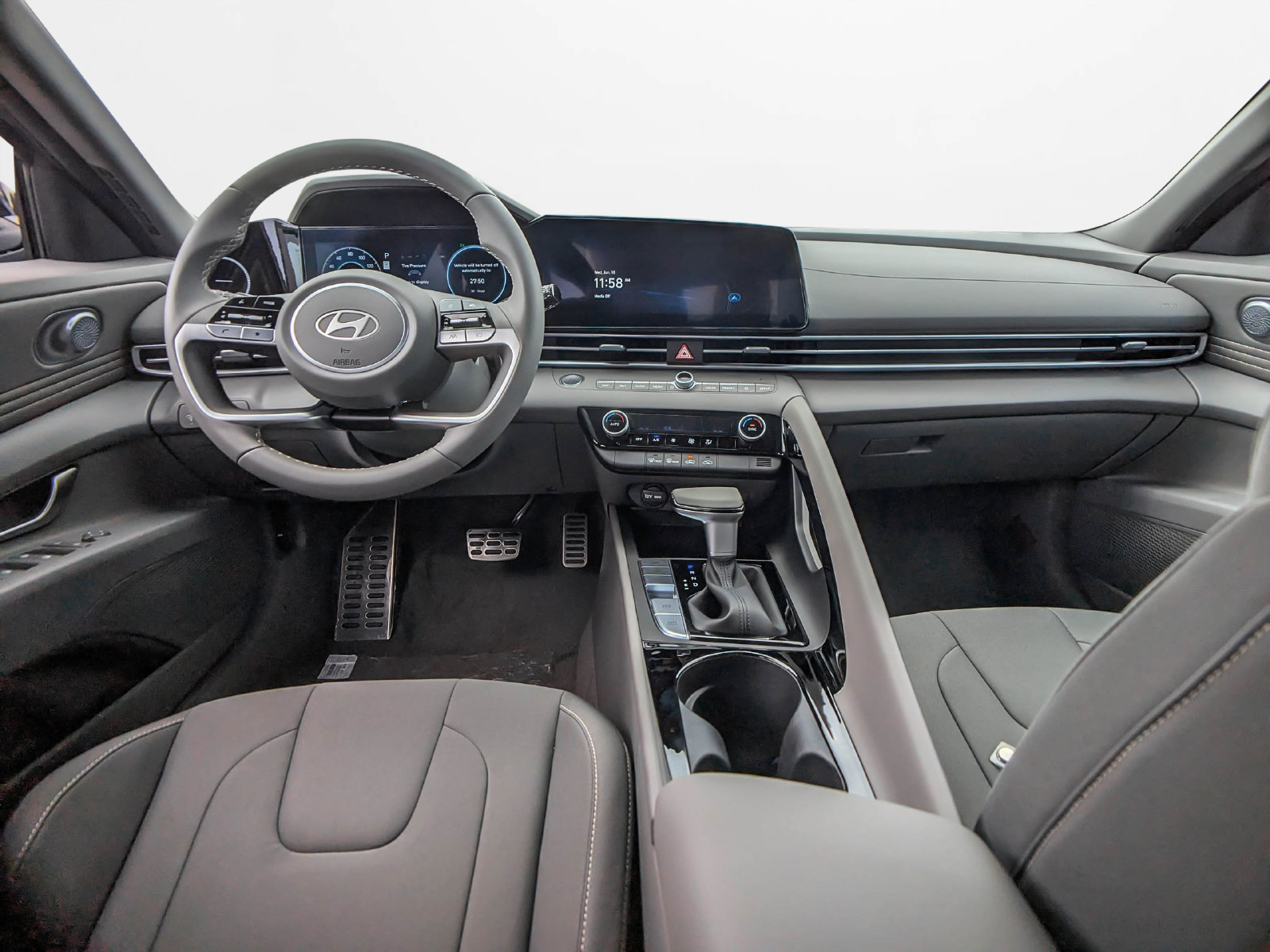 Used 2025 Hyundai Elantra SEL FWD image 18
