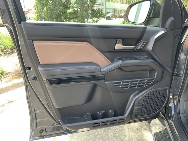 Used 2025 Toyota 4Runner Limited image 17