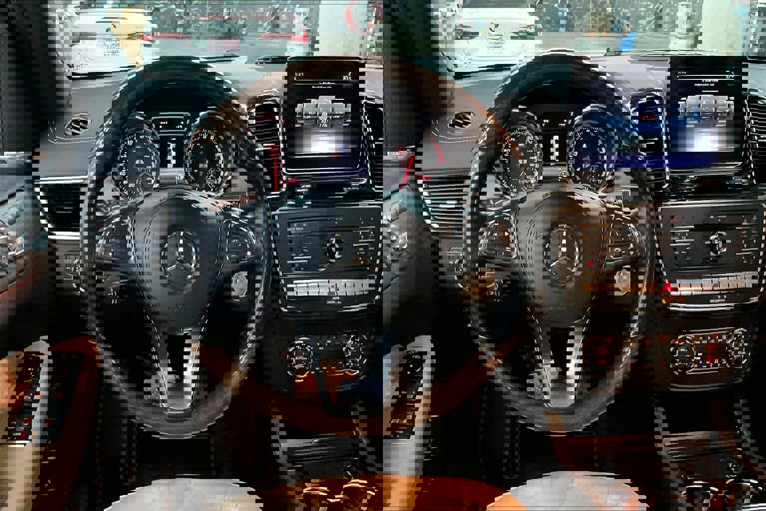 Used 2017 Mercedes-Benz GLS 550 4MATIC image 8