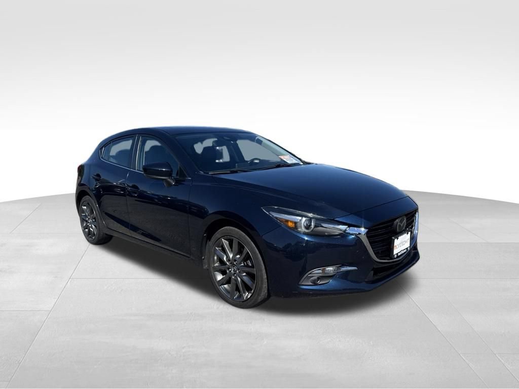 Used 2018 MAZDA MAZDA3 Grand Touring w/ Premium Equipment Package FWD image 9