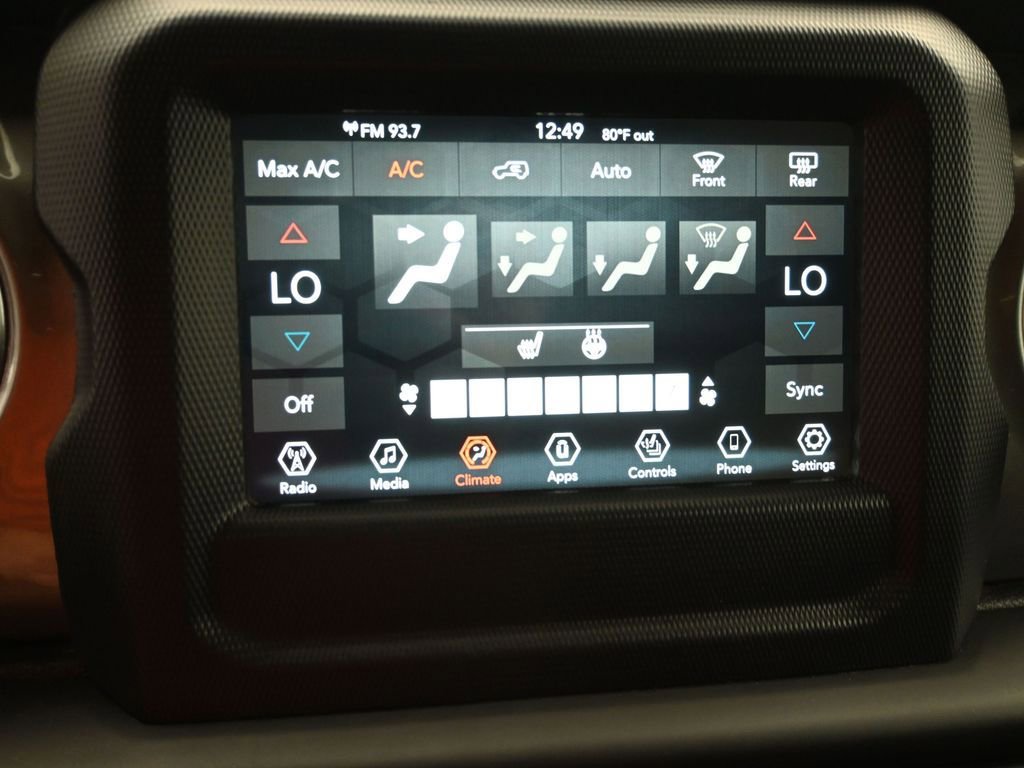 Used 2019 Jeep Wrangler Unlimited Sahara w/ Dual Top Group image 18