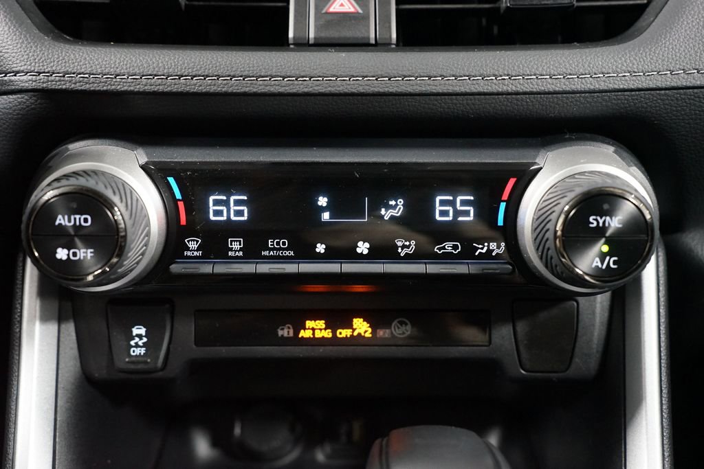 Certified 2025 Toyota RAV4 LE image 21