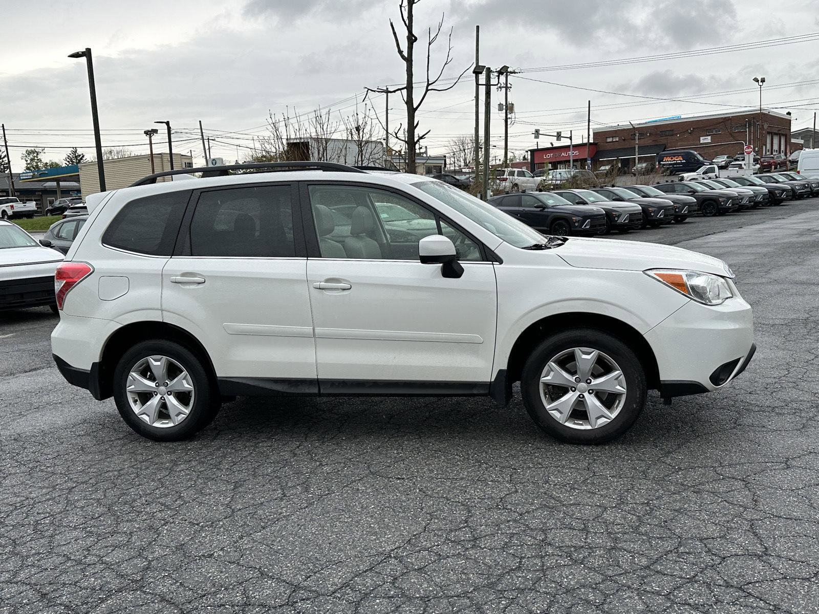 Used 2016 Subaru Forester 2.5i Limited AWD/4WD image 9