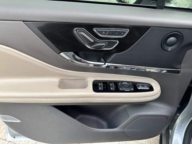 Certified 2022 Lincoln Corsair Reserve w/ Equipment Group 201A image 11