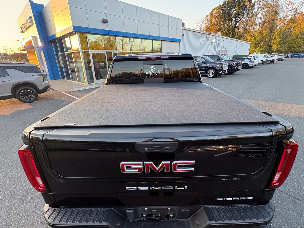 Used 2021 GMC Sierra 1500 Denali w/ Denali Carbonpro Edition AWD/4WD image 12