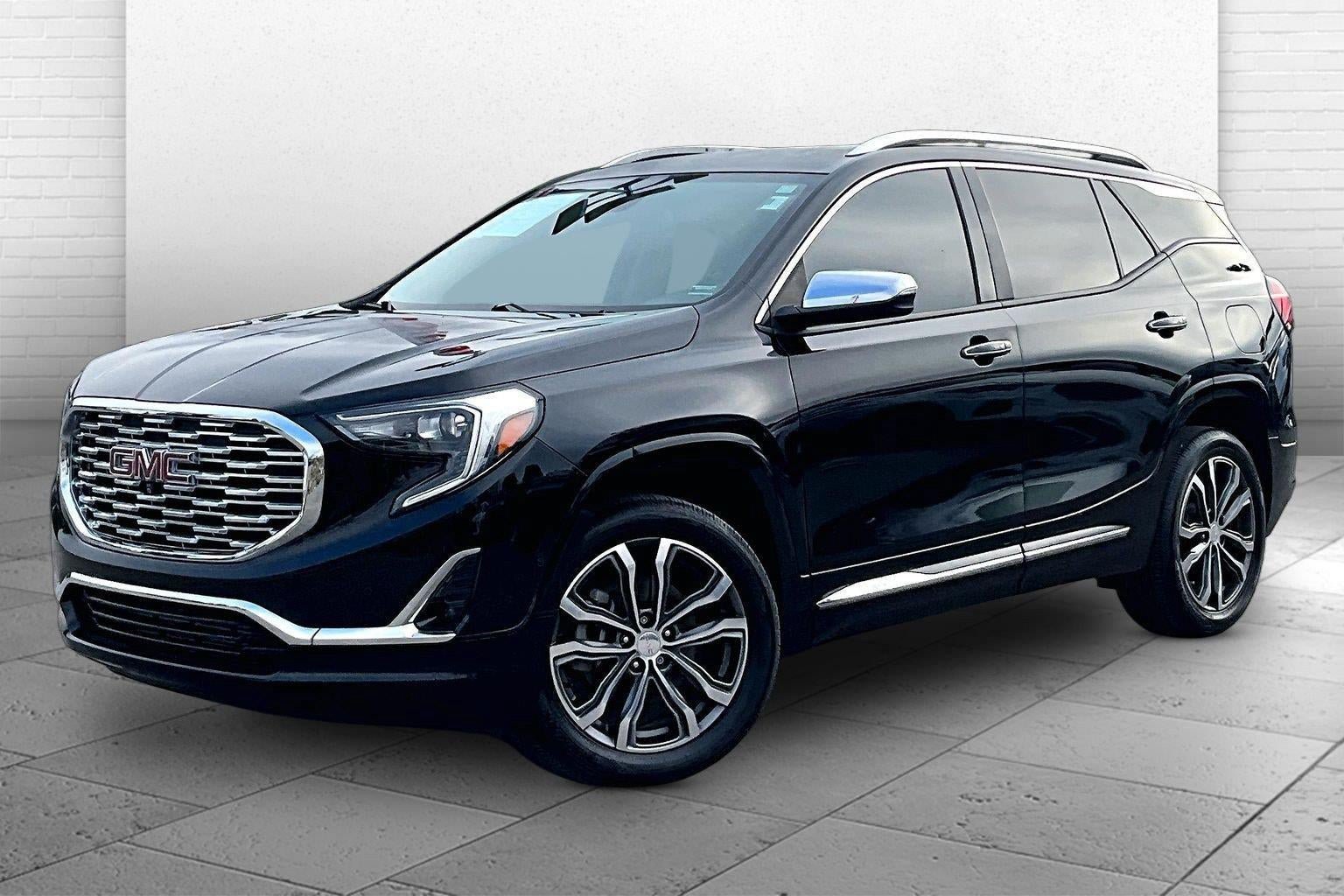 Used 2020 GMC Terrain Denali w/ Denali Premium Package AWD/4WD image 11