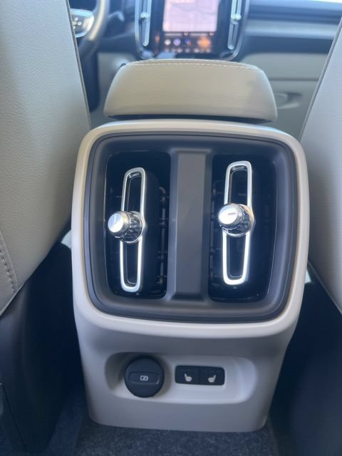 New 2026 Volvo XC40 B5 Plus w/ Climate Package AWD/4WD image 28