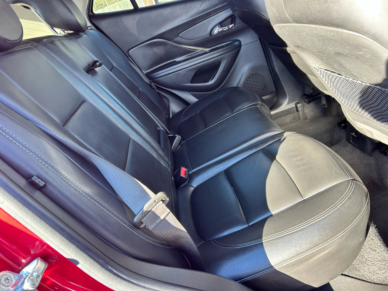 Used 2019 Buick Encore Essence image 12