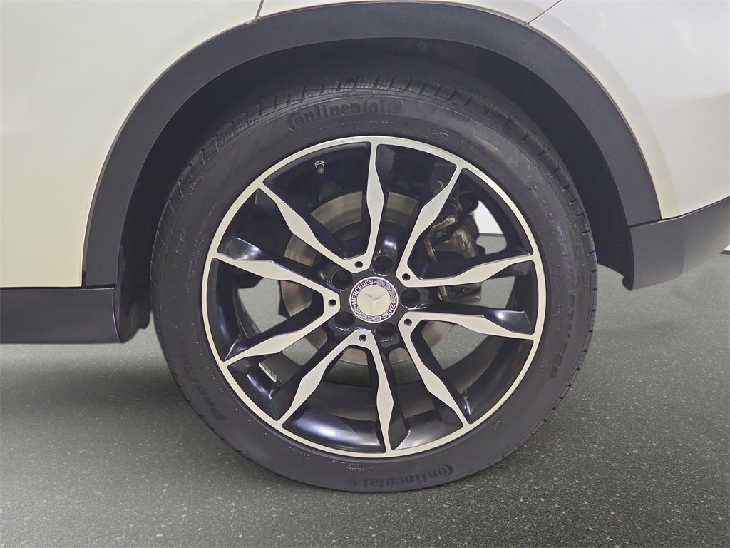 Used 2015 Mercedes-Benz GLA 250 4MATIC image 37