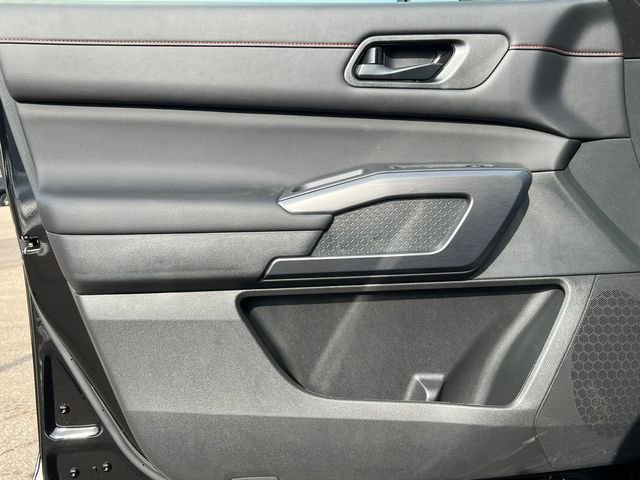 New 2026 Nissan Pathfinder SV image 18